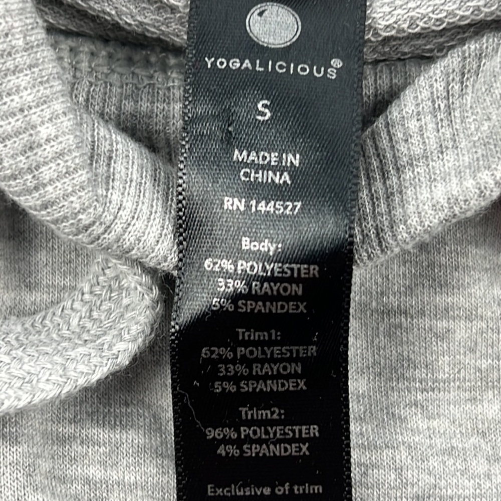 Yogalicious Hoodie Sz: Small - Picture 6 of 6